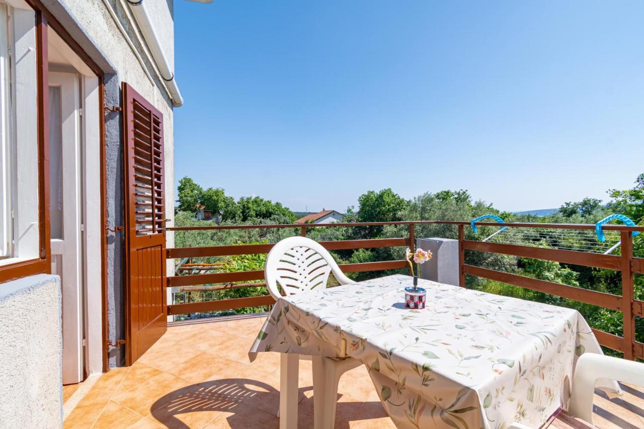 Apartments And Rooms With Parking Space Skrbcici, Krk - 21231 Экстерьер фото