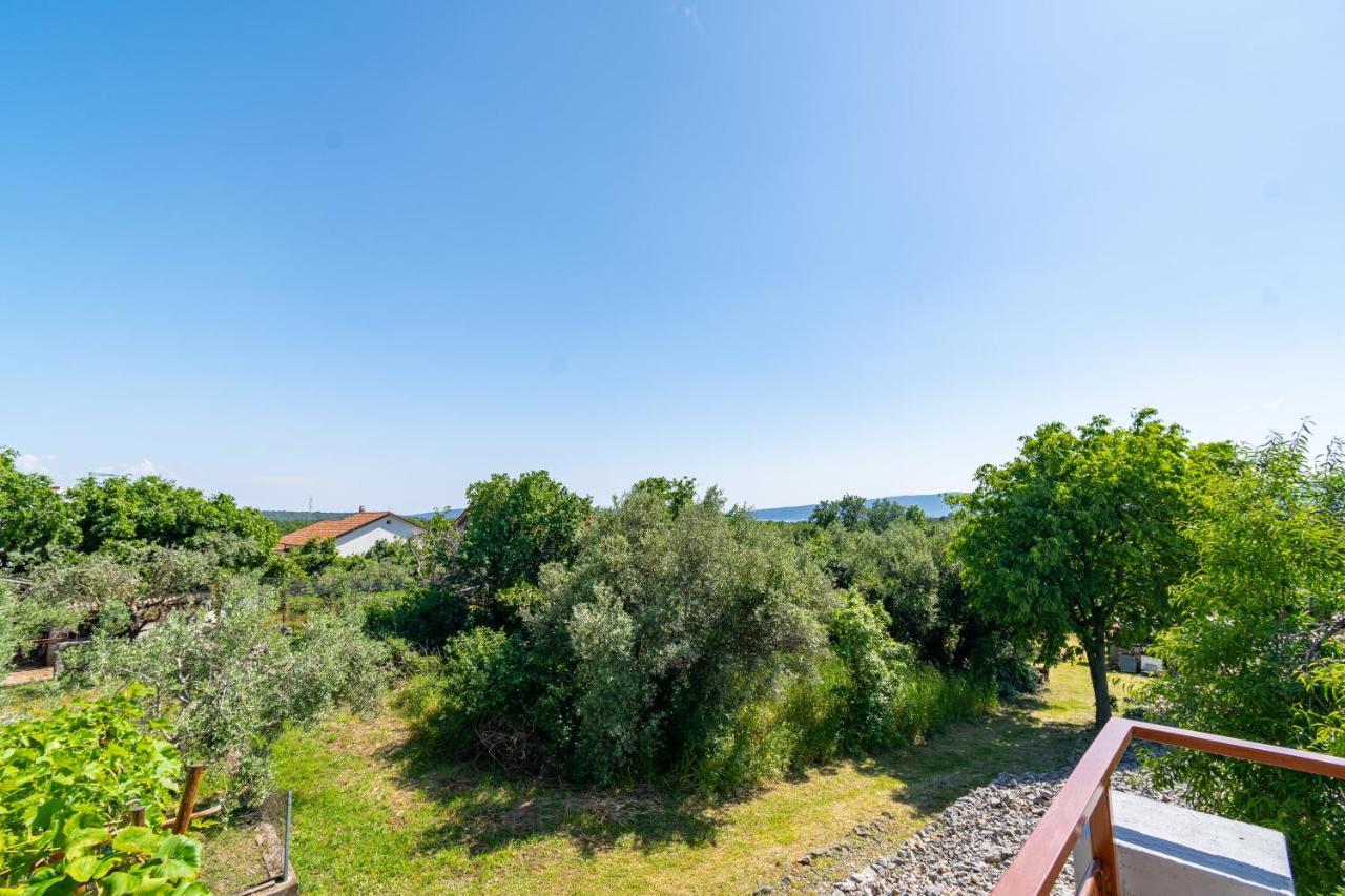 Apartments And Rooms With Parking Space Skrbcici, Krk - 21231 Экстерьер фото