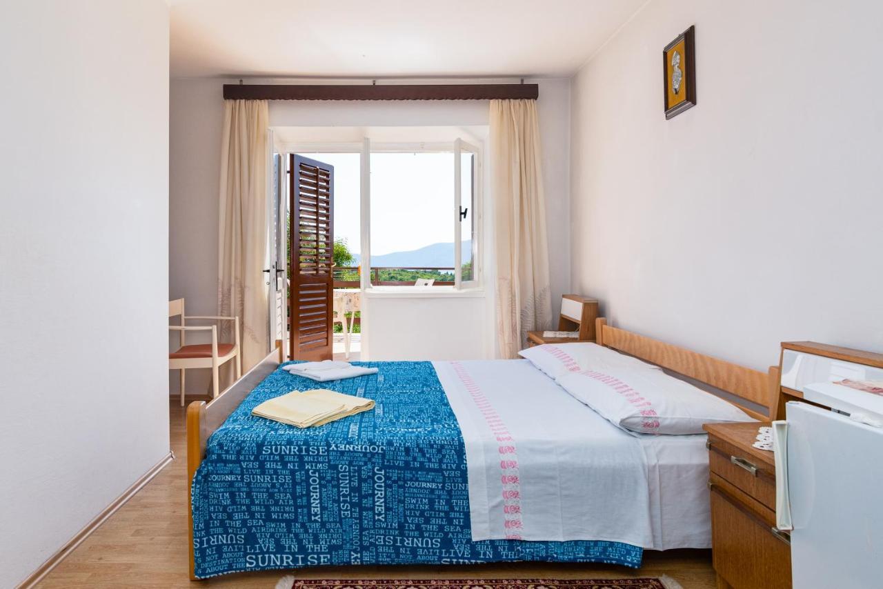 Apartments And Rooms With Parking Space Skrbcici, Krk - 21231 Экстерьер фото